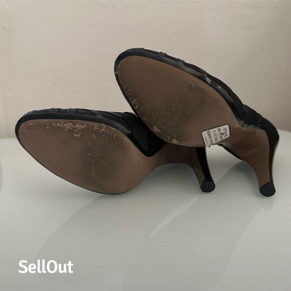 Salvatore Ferragamo Women's Black Strappy Stiletto Pumps Size 6 - Picture 6 of 8